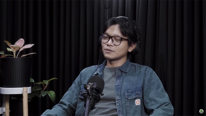 OTG Ep.17-Dzawin Nur Makan Ulat Bakau, Bikin Gelang di Lahan Gambut, dan Menyelam Bareng Ikan Sarden